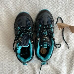 Pacific Mountain Crestone Jr size 11 youth